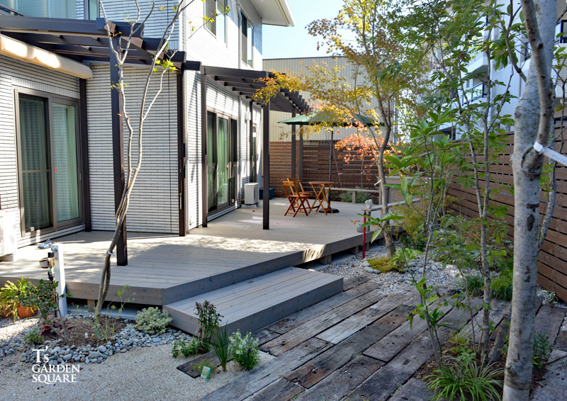 目隠しフェンス