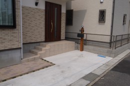 手すりの提案 クラシカルなロートアイアン 愛知の庭 外構デザイン ティーズガーデンスクエア