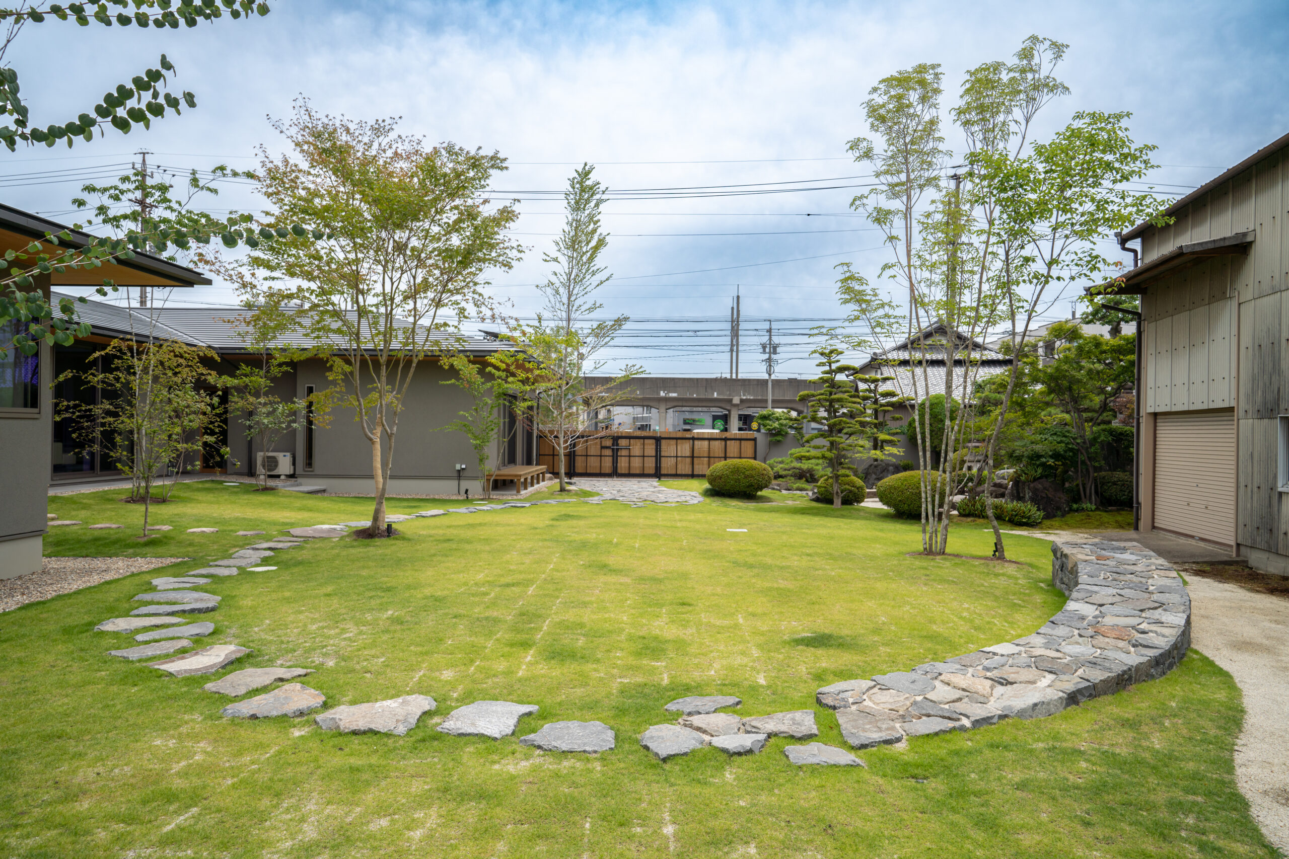 石のベンチ